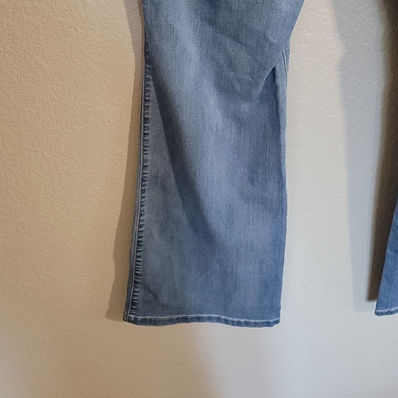 Torrid Light Wash Flare Jeans 18R - Picture 6 of 6